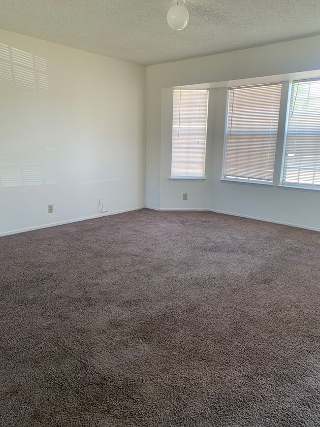 Available soon in Hanford! - Available soon in Hanford! House