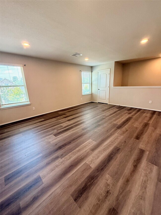 9278 Inland Leather Ln