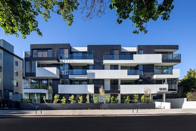 12117 Valley Heart Luxury Apartments