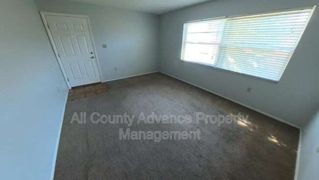 Photo - 6189 Chesham Dr