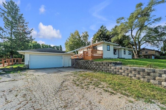 Photo - Longview Manor