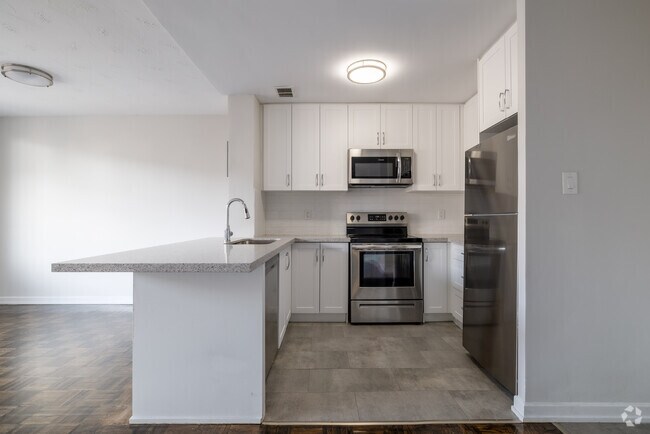 2BR, 1BA - 810SF - Ravine Park Apartments