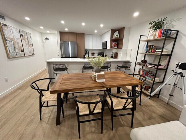 Photo - 5838 Collins Ave Unit 11D