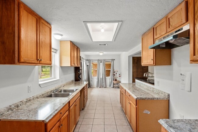 Photo - 318 County Rd 296D