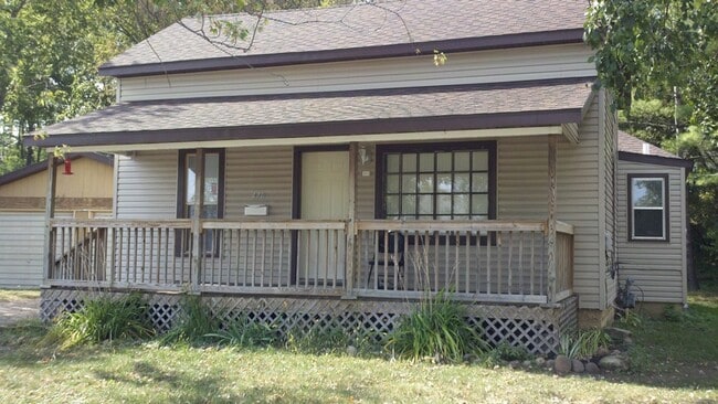 Building Photo - 470 Ferry St