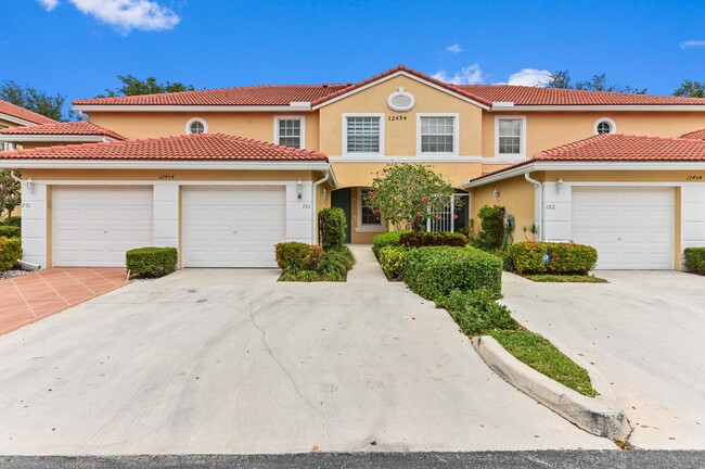Photo - 12454 Crystal Pointe Dr House