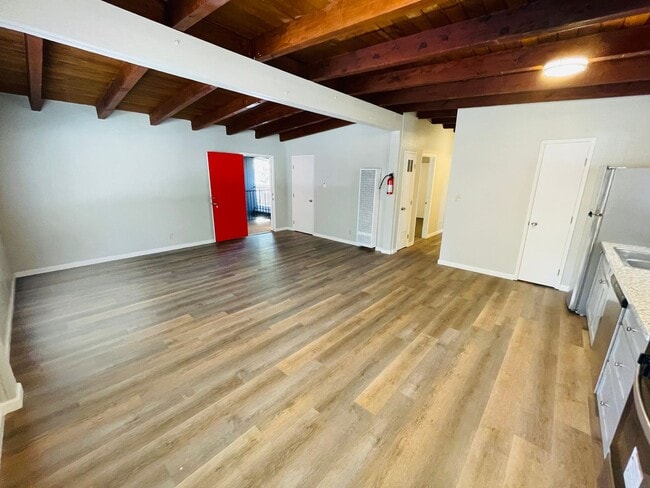 Photo - 2 bed 1 bath unit for rent in South Lake Tahoe Unidad 4
