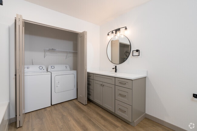 1BR, 1BA - 868SF