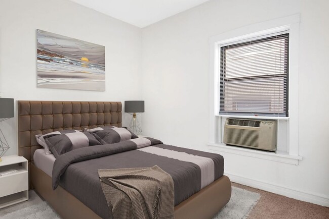 Photo - 430 - 446 W. Diversey