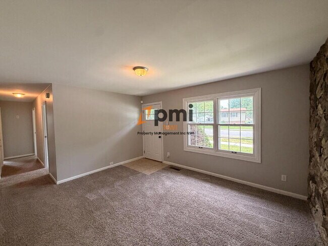 Photo - 2299 McCool Rd