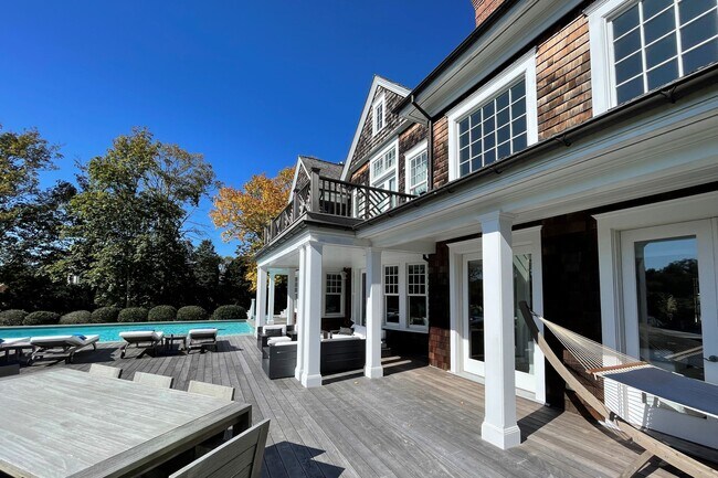 Photo - 936 Cobb Rd W