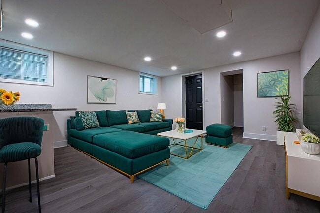 Building Photo - 116-118 N 32nd Avenue Unit 118 N 32nd Avenue #3