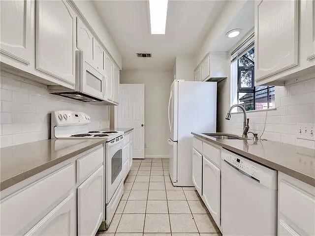 Photo - 312 Sailmaster St