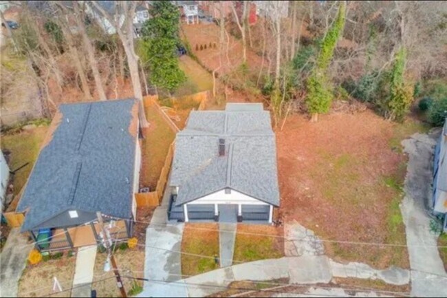 Photo - 1013 Ashby Ter NW Unit D