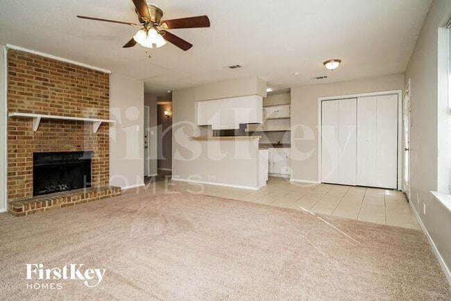 Photo - 1708 White Oak Ct