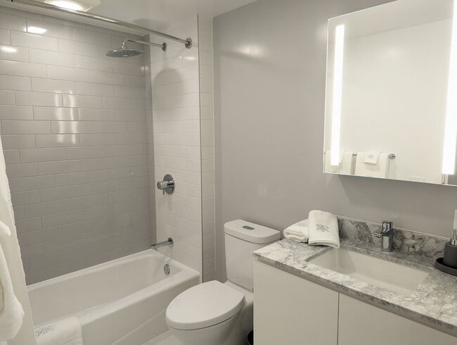 Photo - 2147 Unit 2008