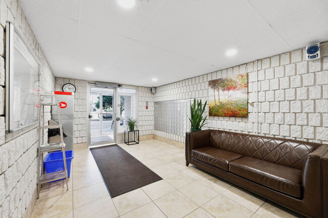 Photo - 104 Confederation Dr