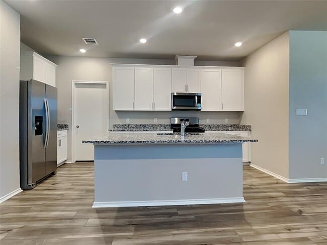 Photo - 5124 Saddle Clb Dr