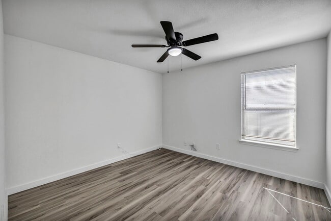 Photo - 5903 Kevin Kelly Pl