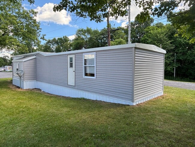 Photo - 101 Breezewood Park Rd