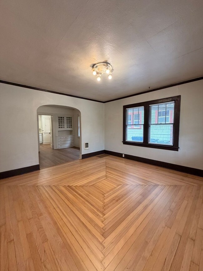 Photo - Corner lot 2-bedroom Bungalow