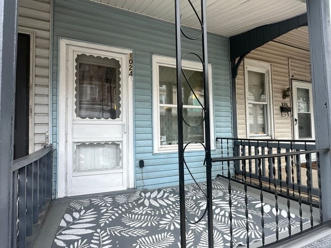 Photo - 1024 Birch St