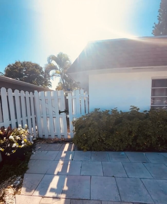 Photo - 2932 NW 10th Ave Unit SI ID1272106P