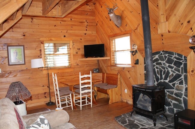 Photo - Furnished Cabin With Loft