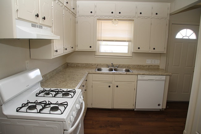 Photo - 121 N McEntire Ct