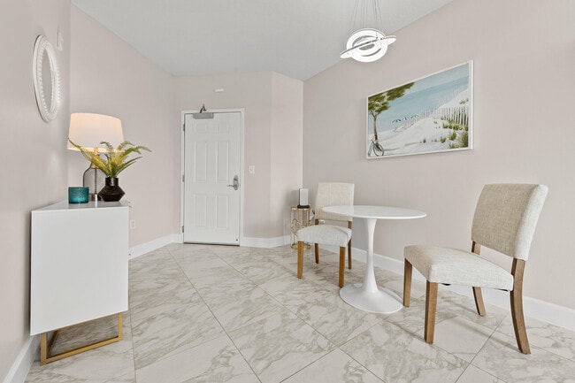 Photo - 511 Lucerne Ave Unit 315