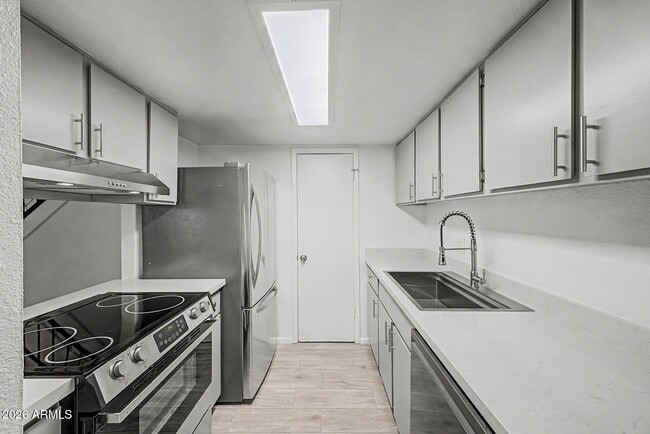 Photo - 5984 N 48th Ave