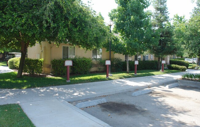 Photo - Pineview Apartments