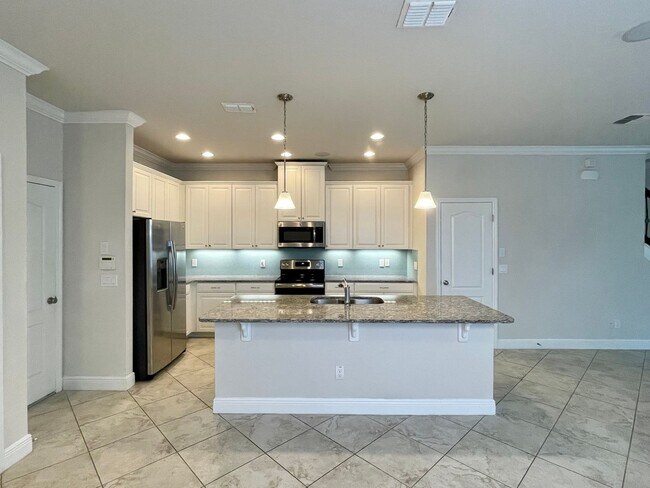Photo - 3BD/2.5BA Town Home in Central Park in Ovi...