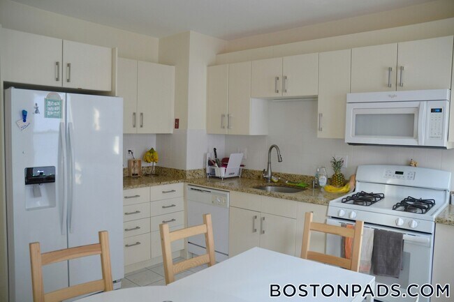 Photo - 63 Fairbanks St Unit 2