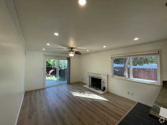 Building Photo - 3774 Lindero Dr Rental
