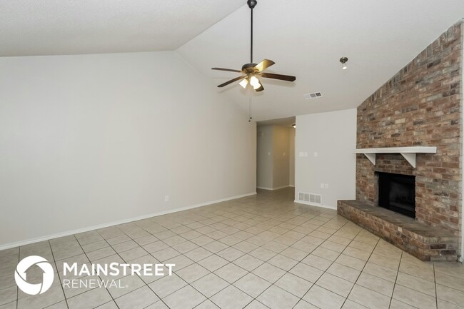 Photo - 1072 Westcliff Ave