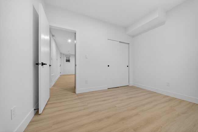 Photo - 8829 122 Ave NW Unit 9