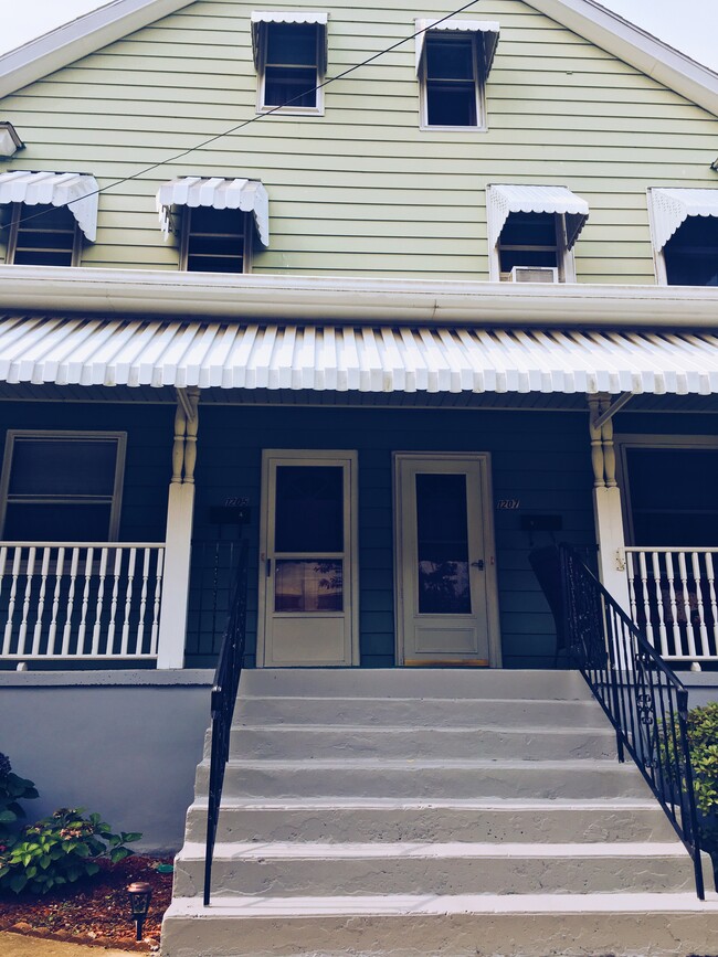 Building Photo - 1205 Bryn Mawr St Rental