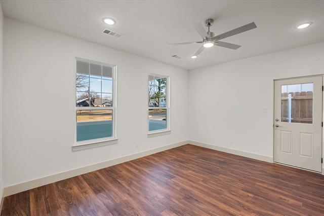 Photo - 506 E Kimball St