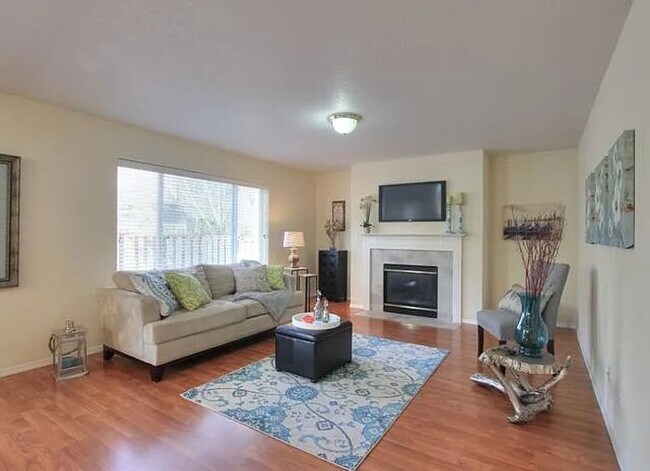 Photo - 739 NE 61st Ct