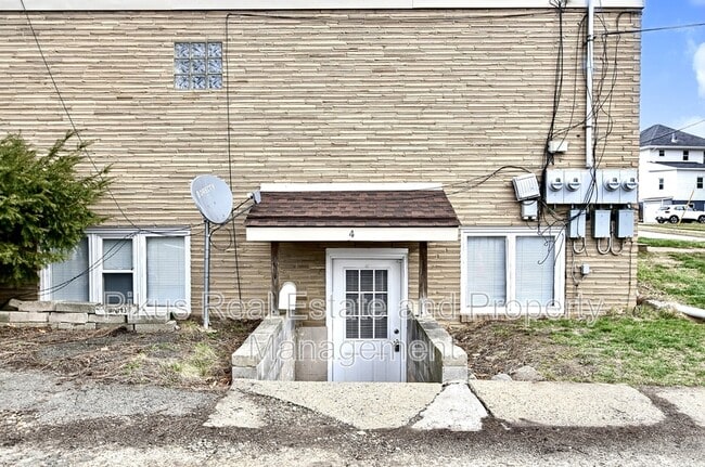 Photo - 119 7th St NW Unit 4