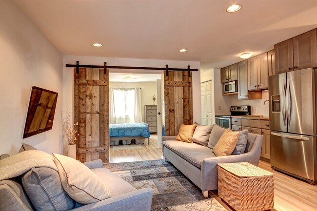 Photo - Downtown Breckenridge One Bedroom! Furnished,  Great natural light! 2parking spots!  Best Location