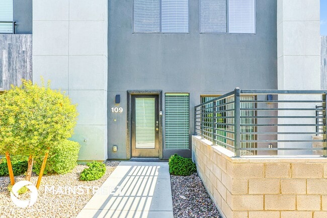 Photo - 1119 S Stapley Dr Townhome