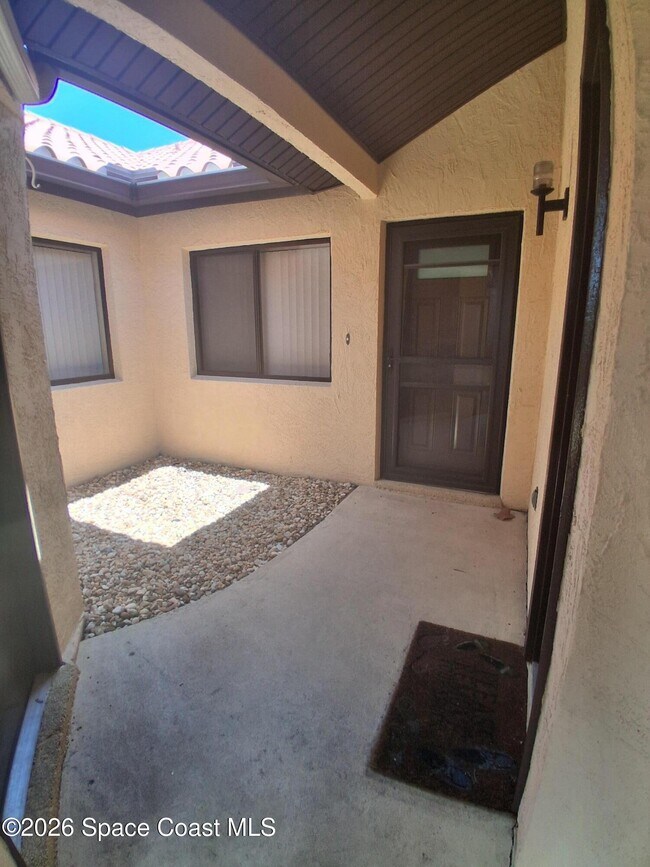 Photo - 613 Manatee Dr
