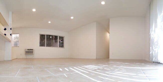 Photo - Cascade Pointe Apartments