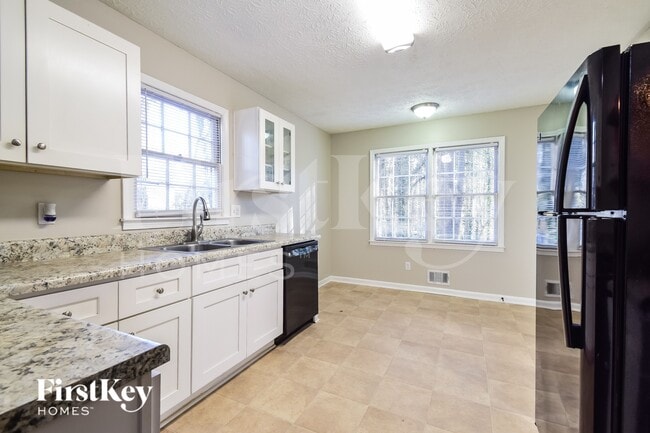 Photo - 213 Mill Trce