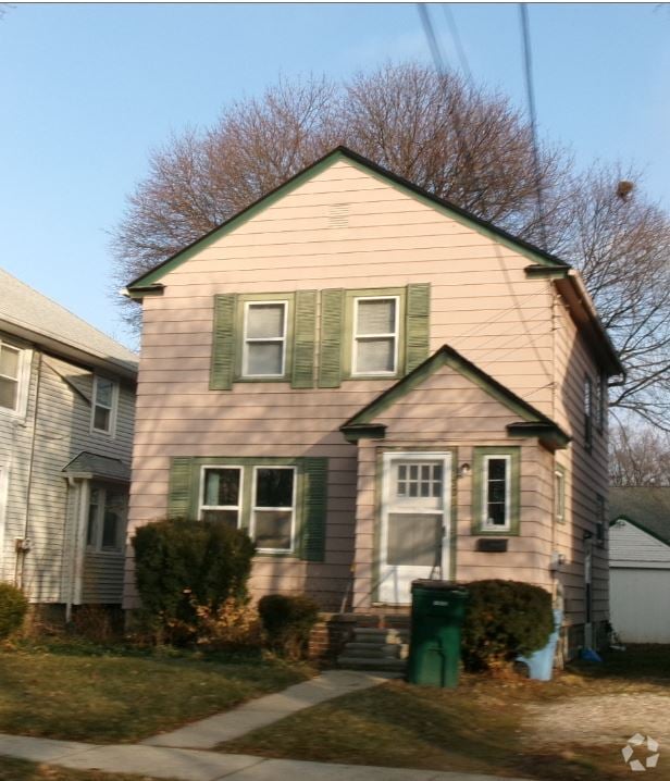 Building Photo - 1300 W Barnes Ave Rental