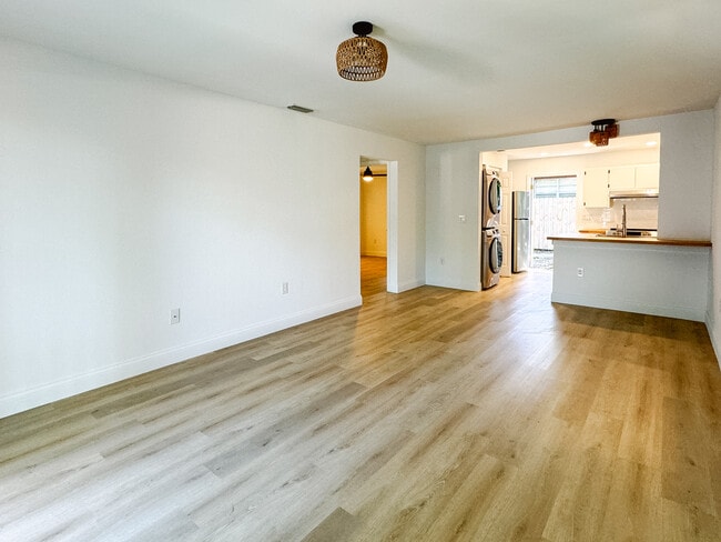 Photo - 720 Angelina Ln