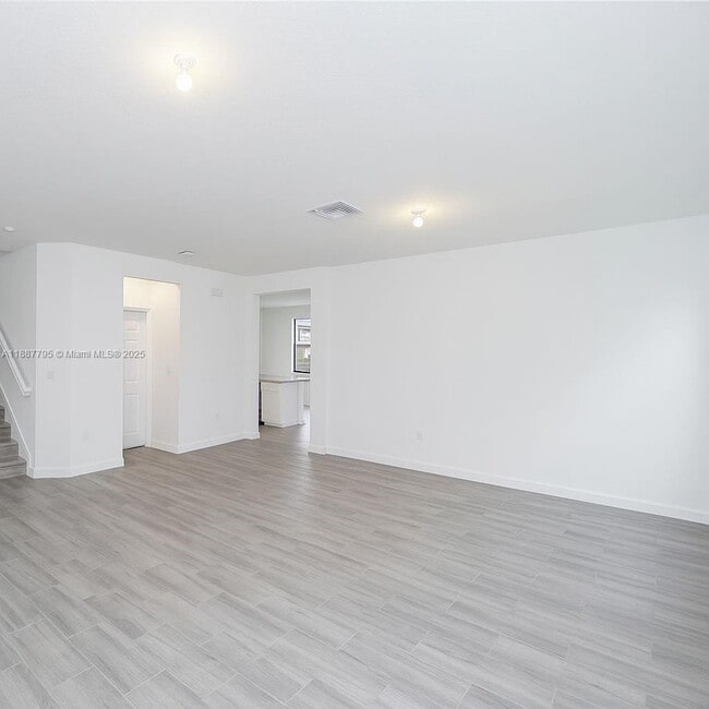 Photo - 244 NE 210th Way