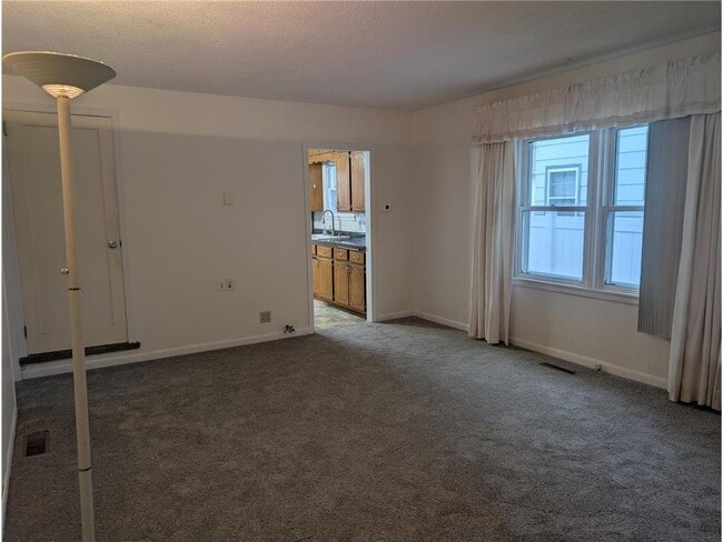 Photo - 5027 6th St NE